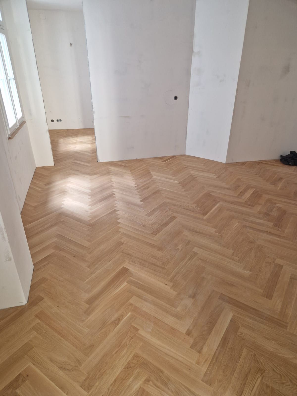 Fischgrät Parkett neu Verlegung im Historischen Haus in Konstanz mit 2-Schicht-Parkett